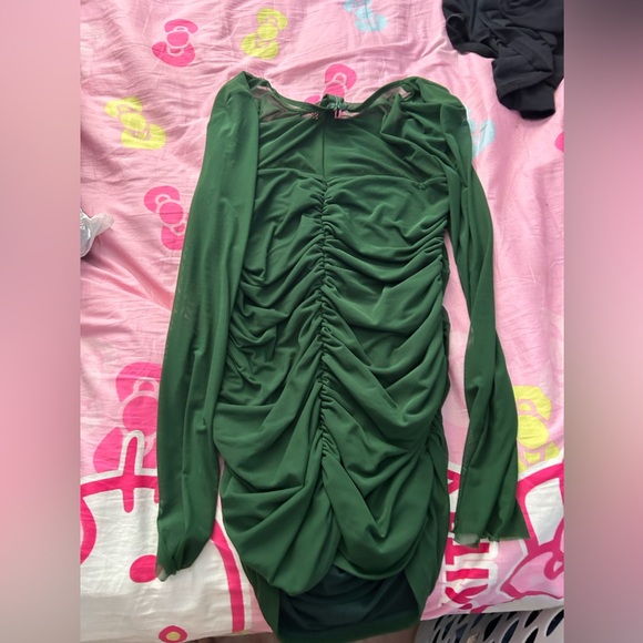 Green Amazon party dress mesh sleeves - Picture 3 of 3